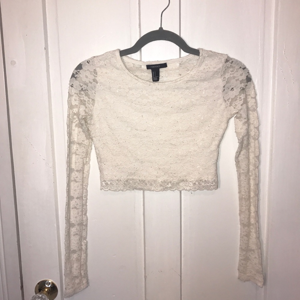 WHITE LACE CROP TOP